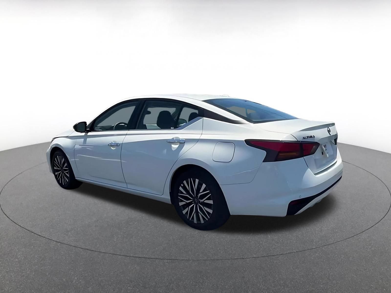 Thumbnail: 2025 Nissan Altima - 10