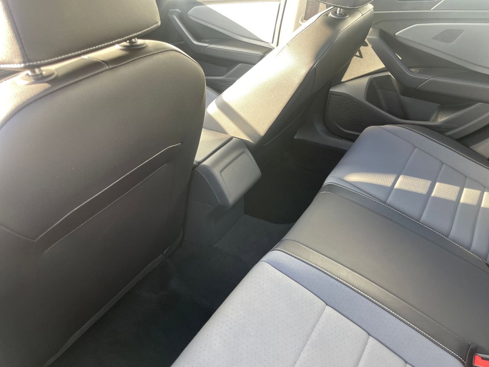 Thumbnail: 2025 Volkswagen Jetta - 24