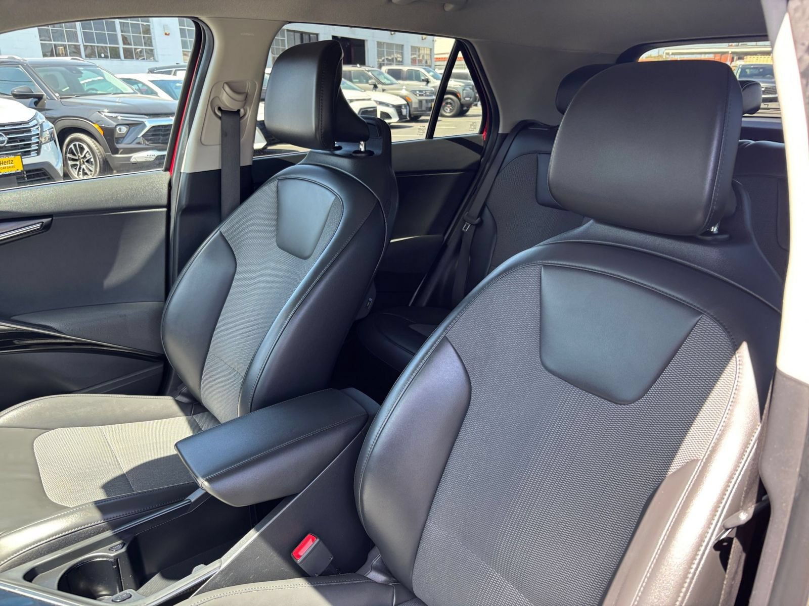 Thumbnail: 2023 Kia Niro - 33