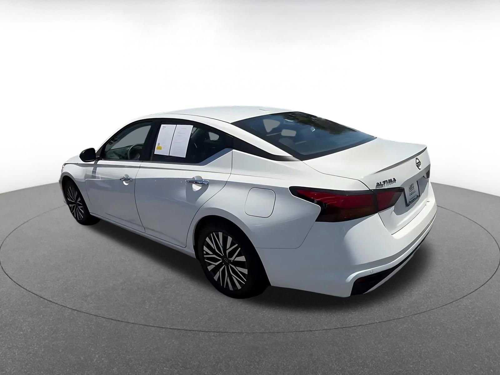 Thumbnail: 2025 Nissan Altima - 10