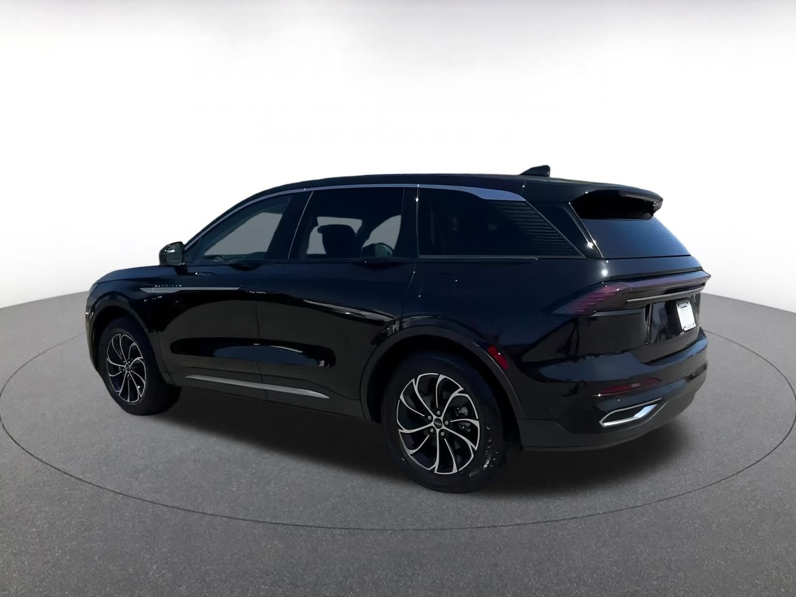 Thumbnail: 2024 Lincoln Nautilus - 11