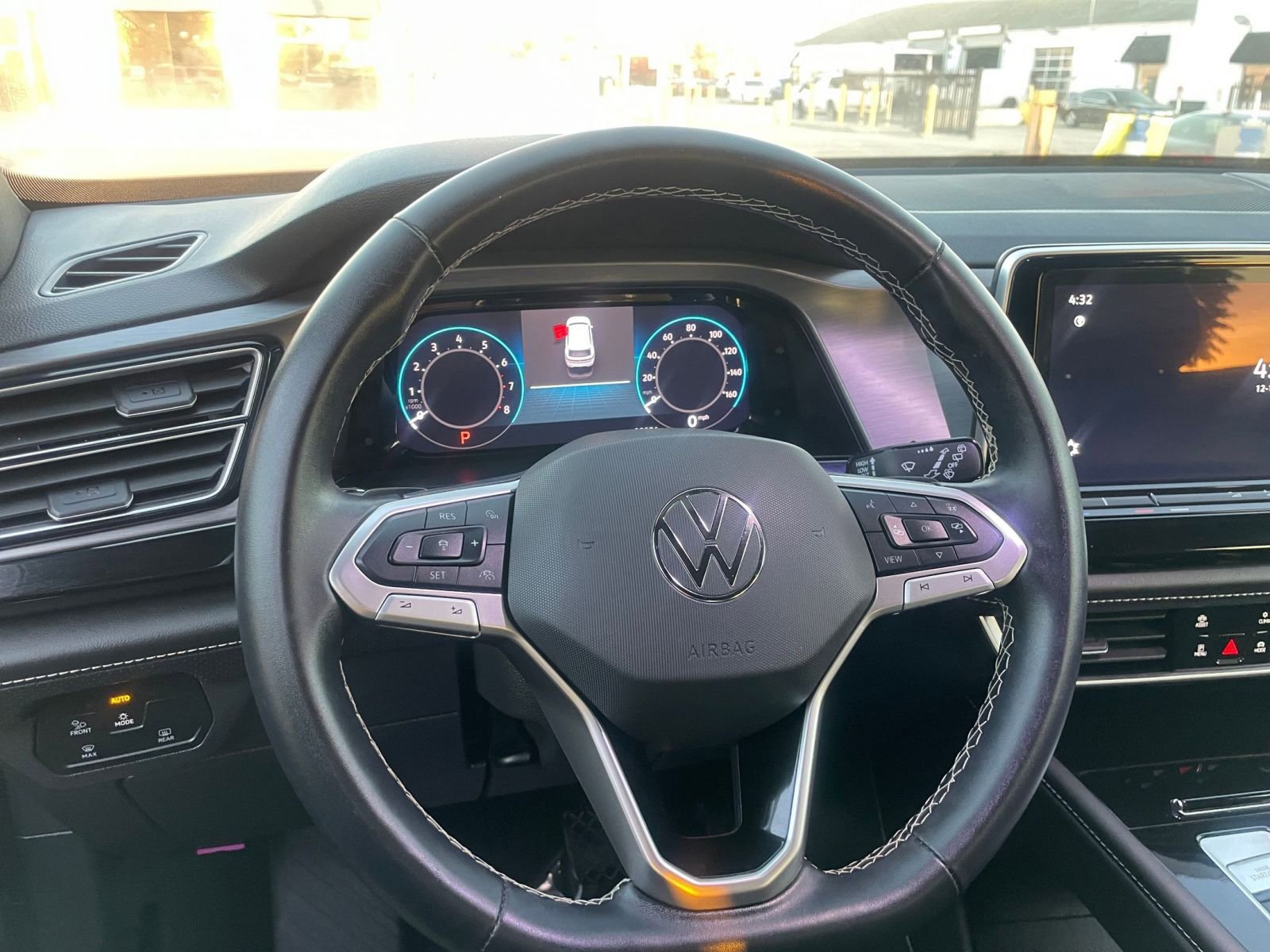 Thumbnail: 2025 Volkswagen Atlas - 28