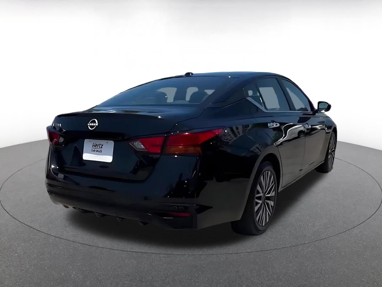 Thumbnail: 2025 Nissan Altima - 15