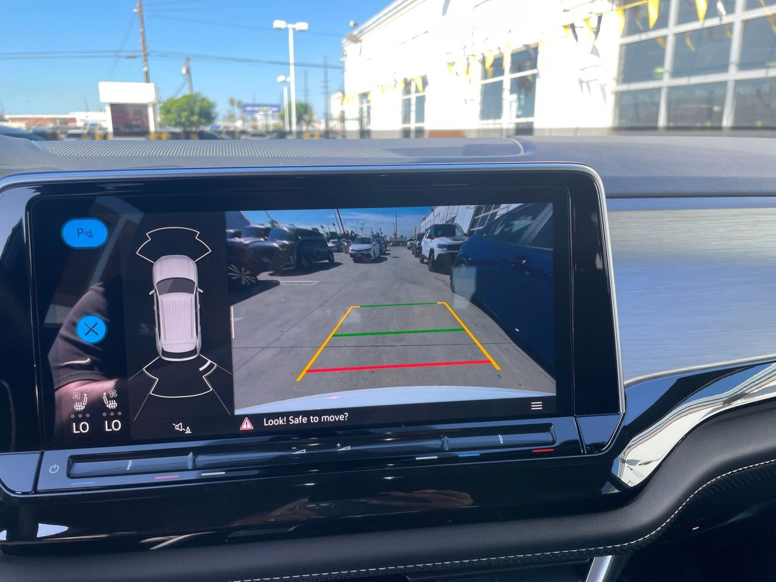 Thumbnail: 2025 Volkswagen Atlas - 17