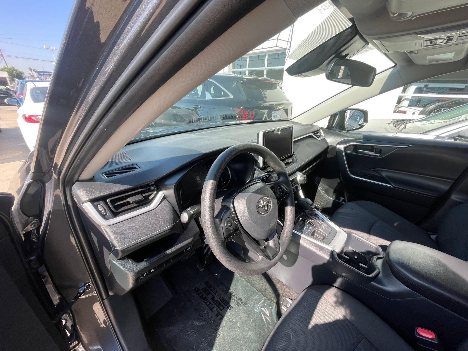 Thumbnail: 2025 Toyota RAV4 - 34