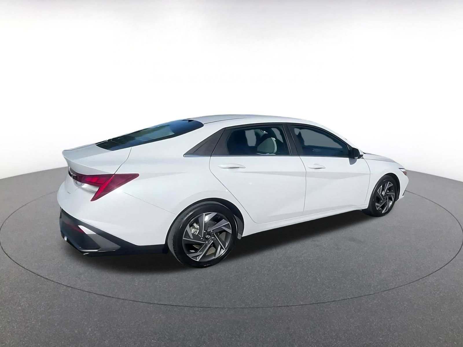 Thumbnail: 2025 Hyundai Elantra - 14