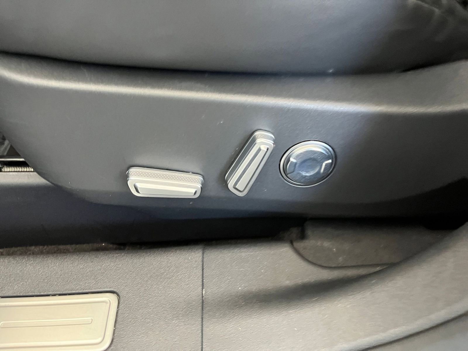 Thumbnail: 2024 Lincoln Nautilus - 23