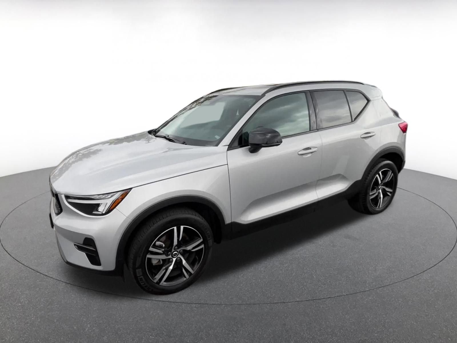 Thumbnail: 2024 Volvo XC40 - 8