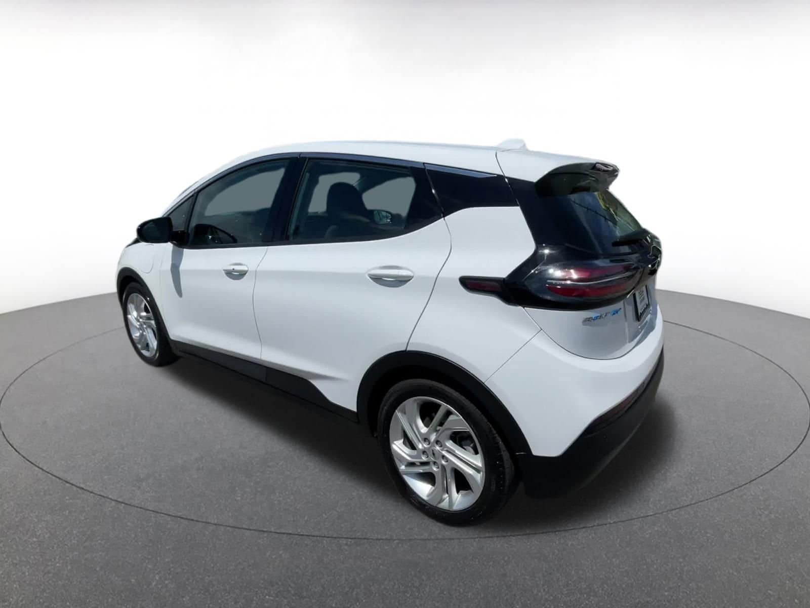 Thumbnail: 2023 Chevrolet Bolt EV - 10