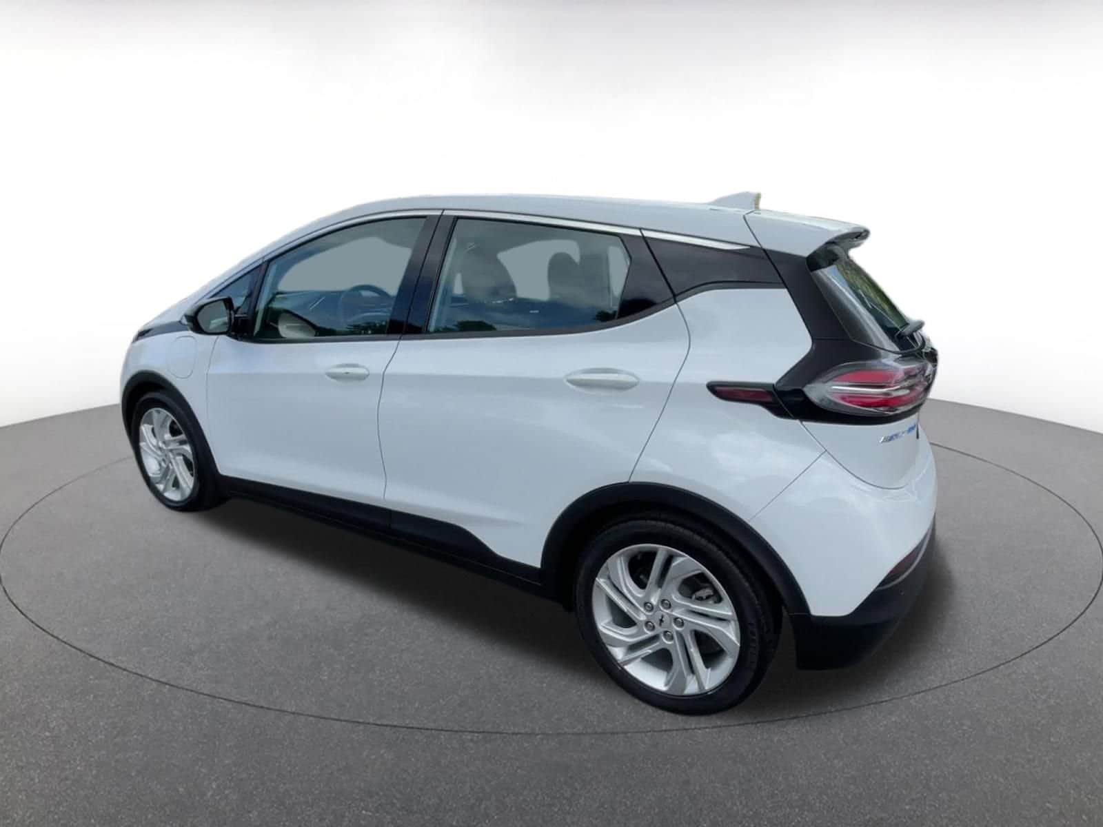 Thumbnail: 2023 Chevrolet Bolt EV - 10