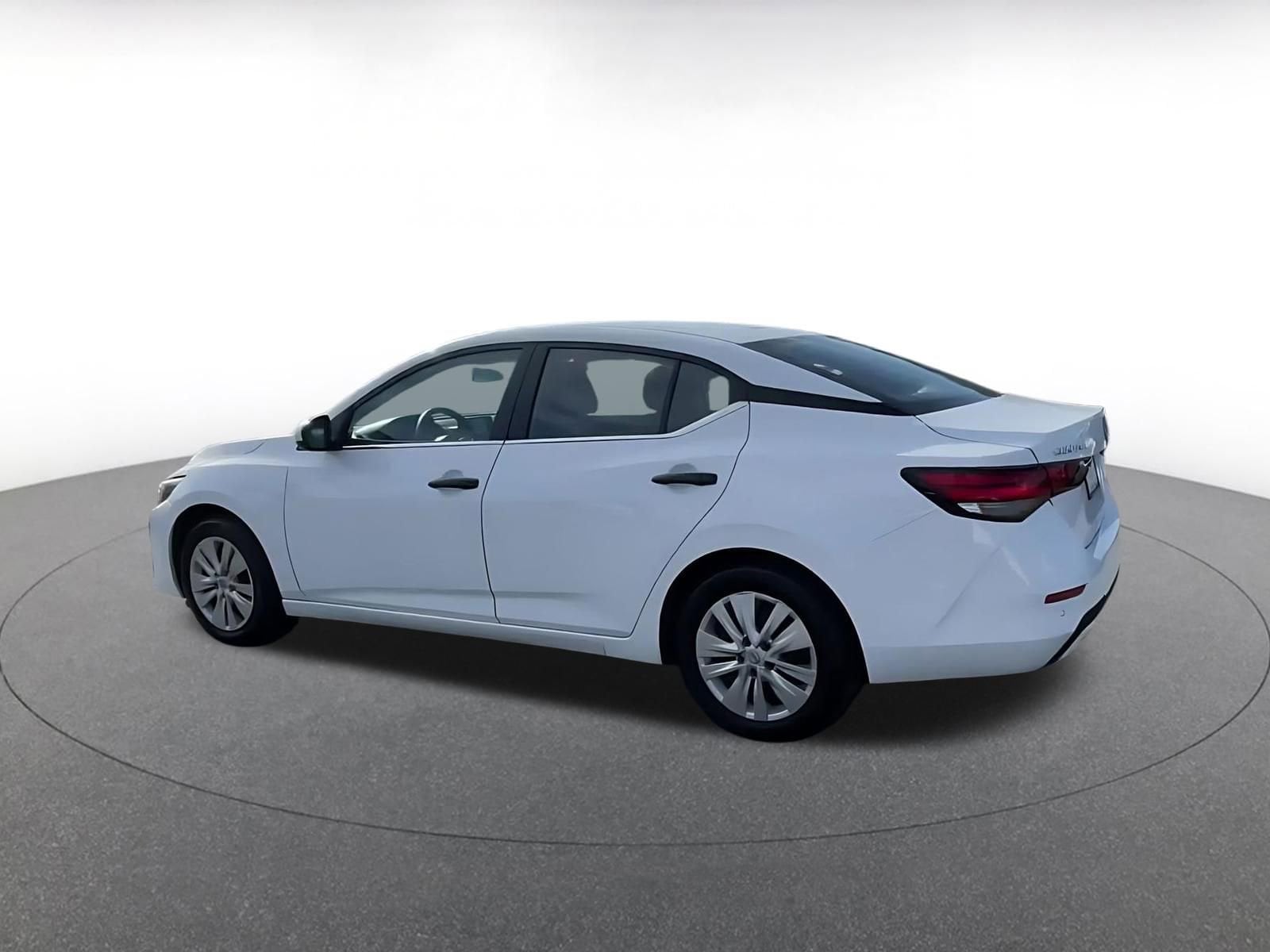 Thumbnail: 2025 Nissan Sentra - 10