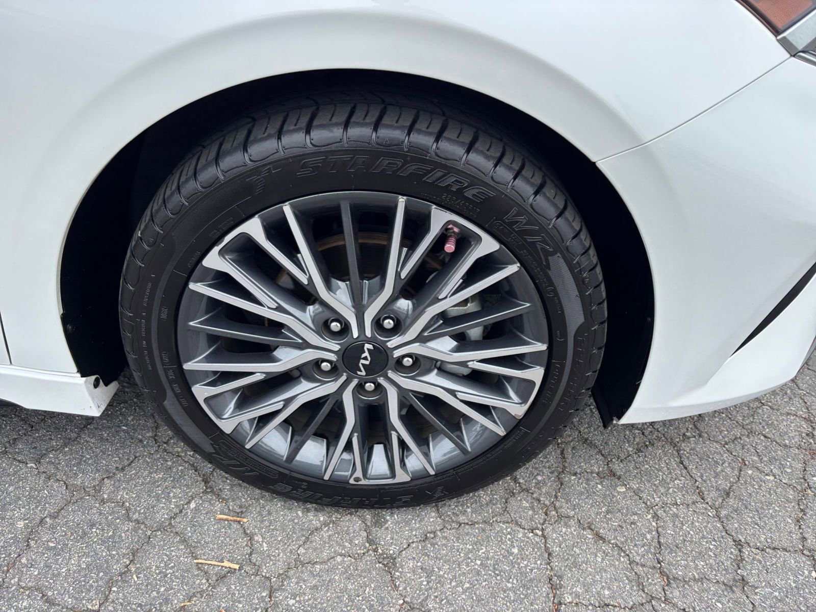 Thumbnail: 2023 Kia Forte - 33