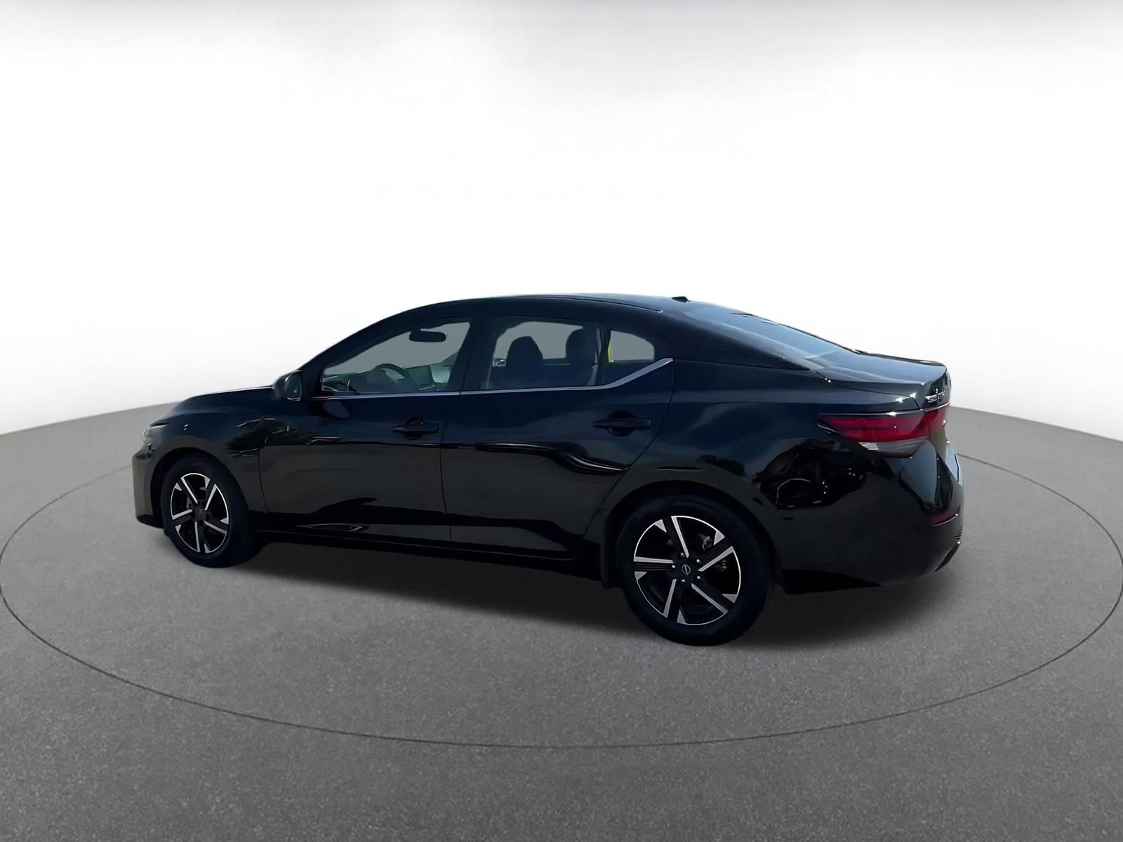 Thumbnail: 2025 Nissan Sentra - 9