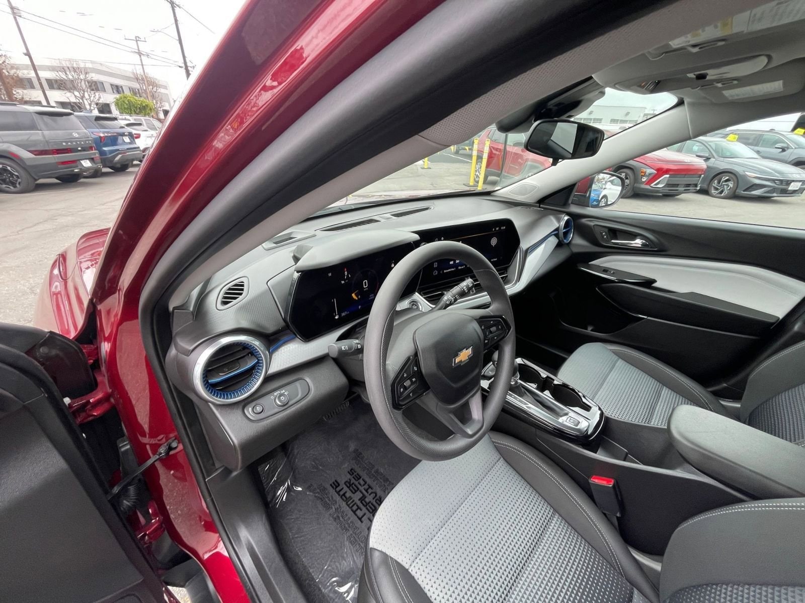 Thumbnail: 2025 Chevrolet Trax - 34