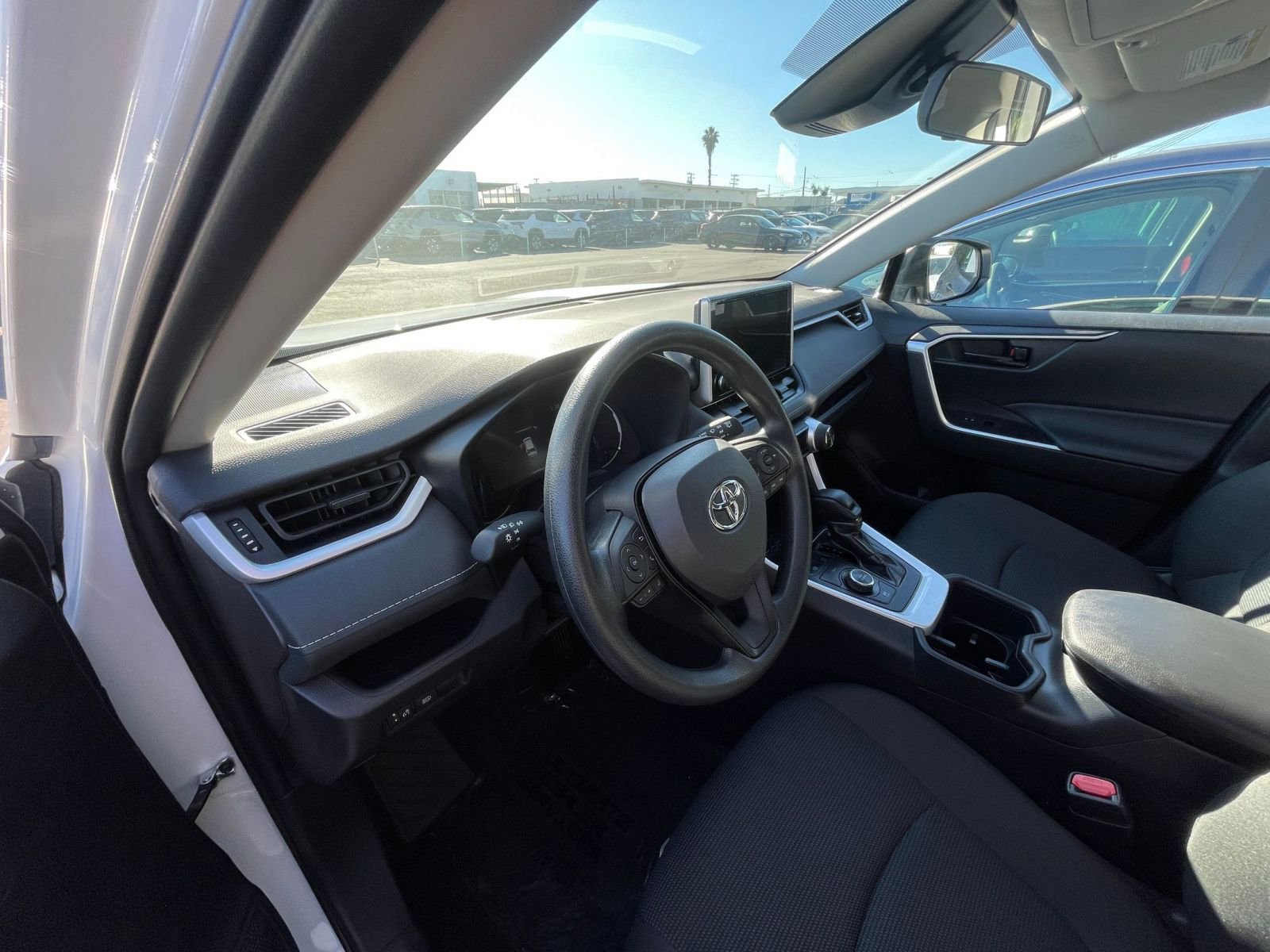 Thumbnail: 2025 Toyota RAV4 - 34