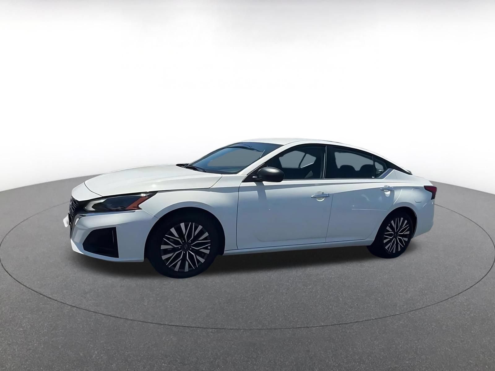 Thumbnail: 2025 Nissan Altima - 8