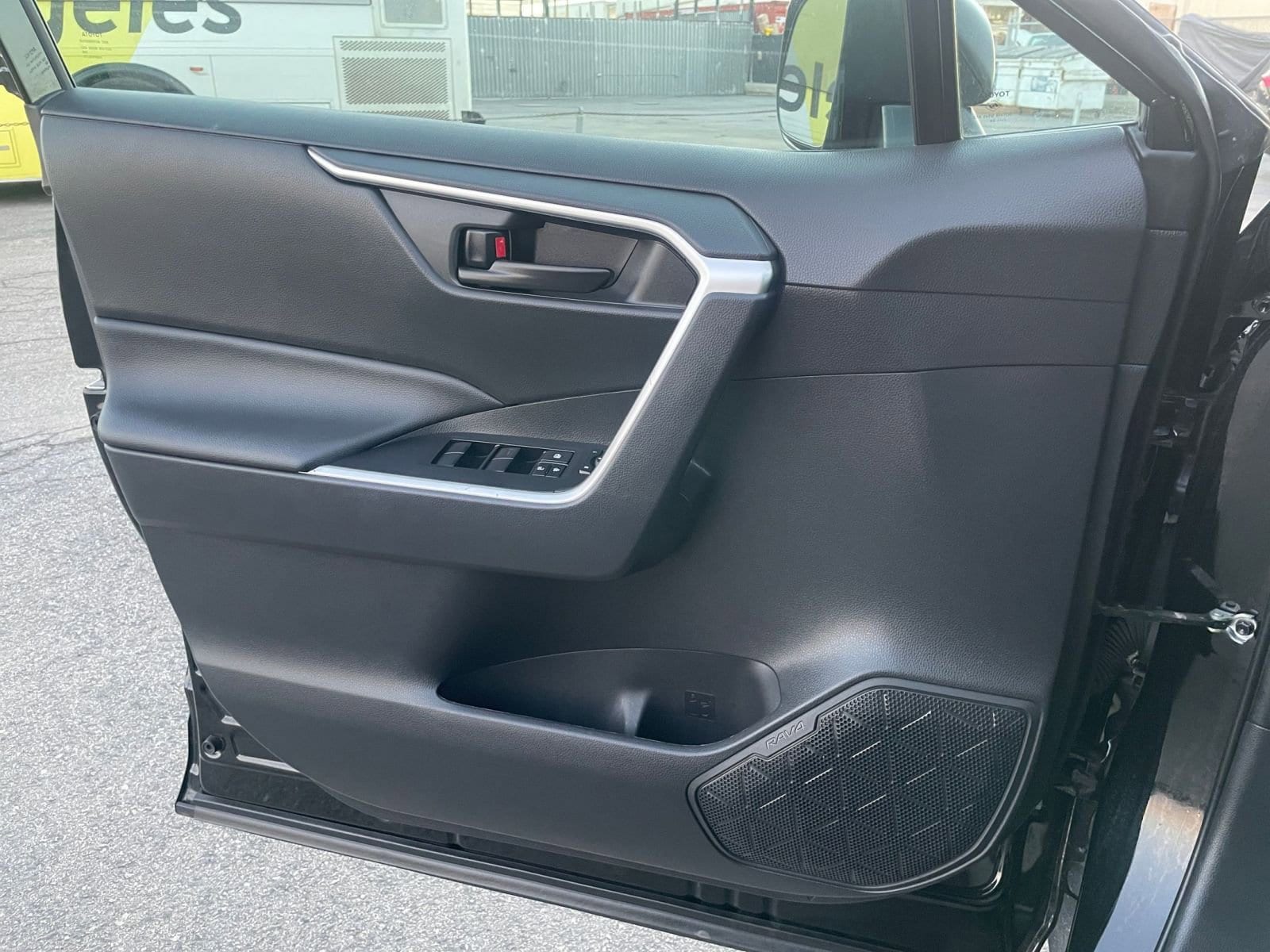 Thumbnail: 2025 Toyota RAV4 - 20