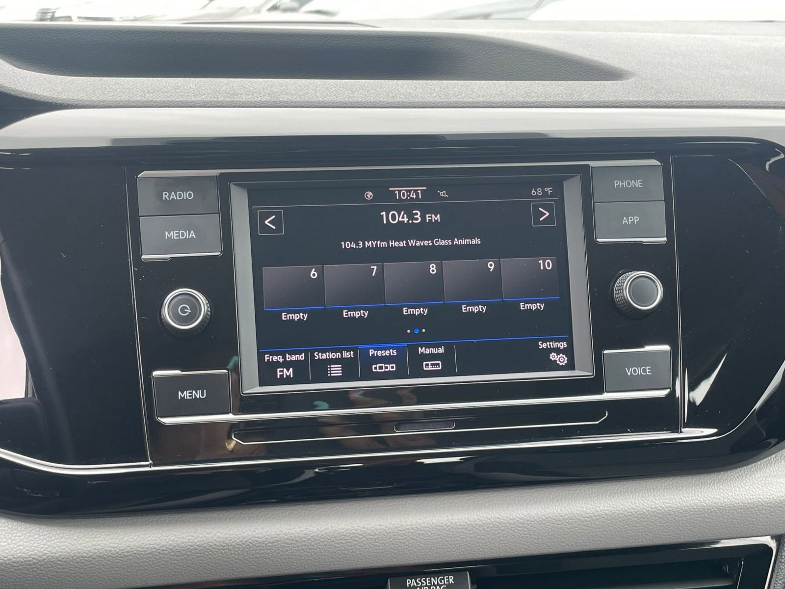 2024 Volkswagen Taos S 21