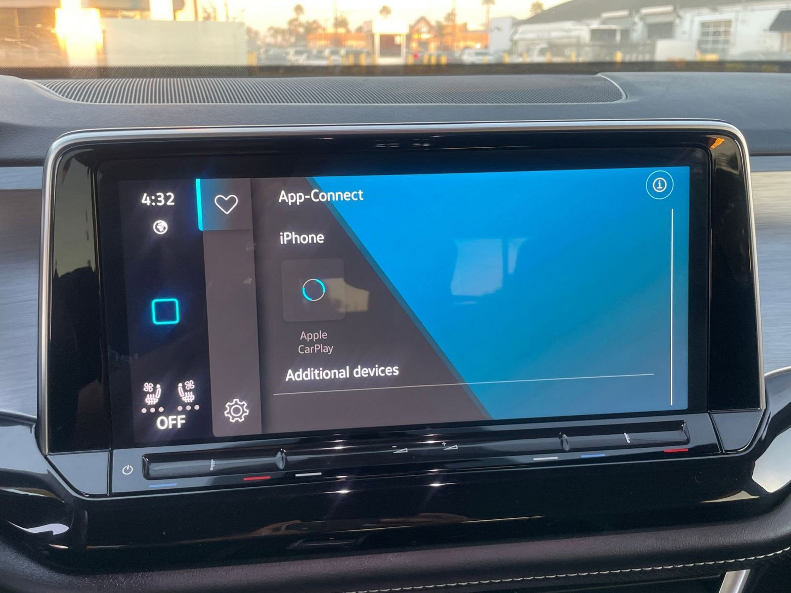 Thumbnail: 2025 Volkswagen Atlas - 21