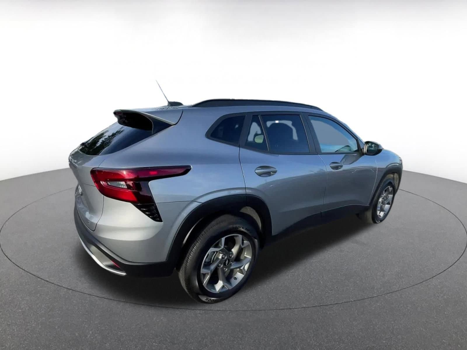 Thumbnail: 2025 Chevrolet Trax - 15