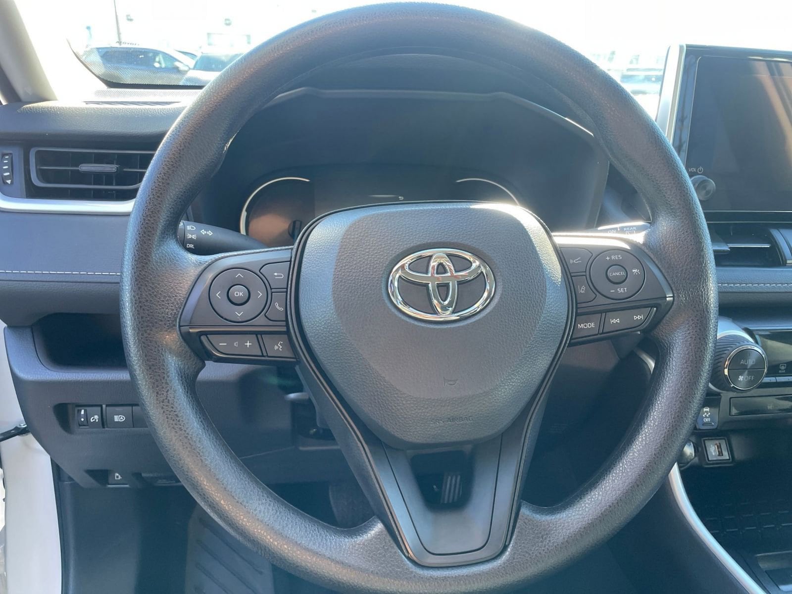 Thumbnail: 2025 Toyota RAV4 - 28