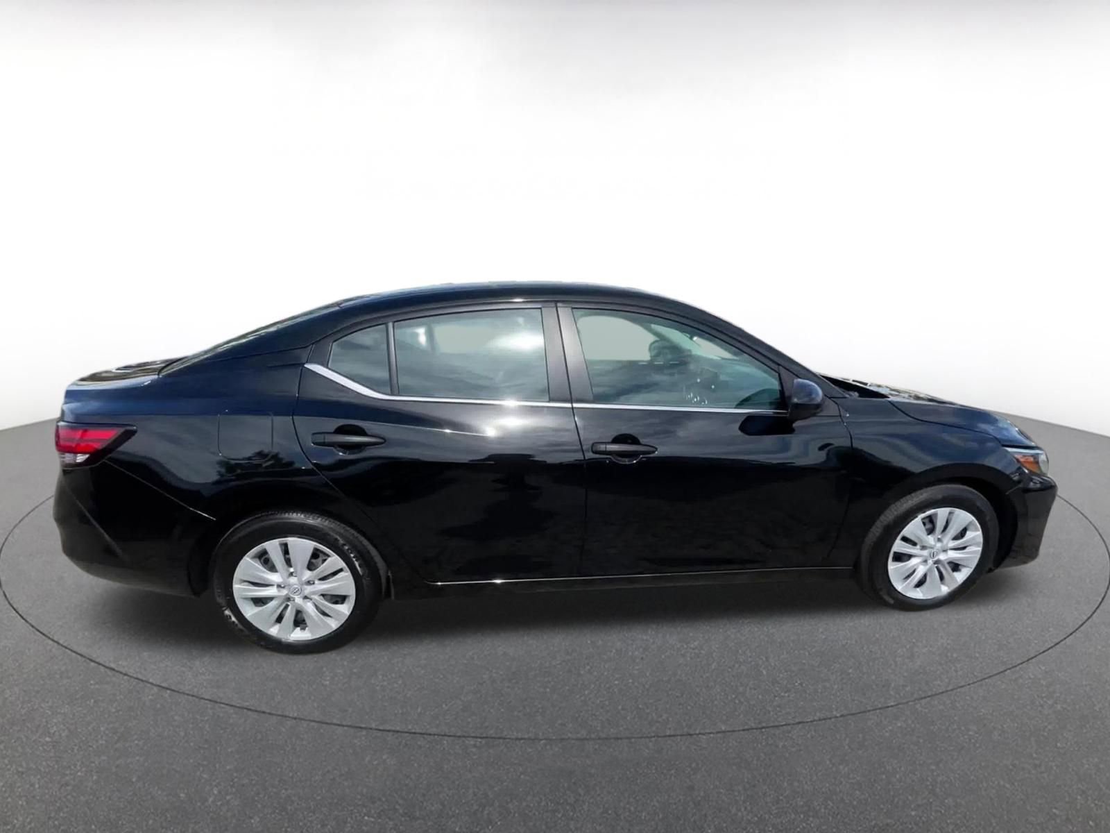 Thumbnail: 2025 Nissan Sentra - 16