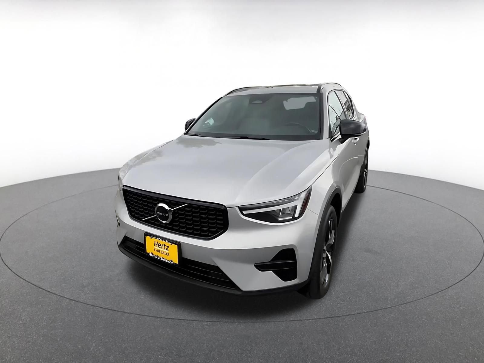 Thumbnail: 2024 Volvo XC40 - 7