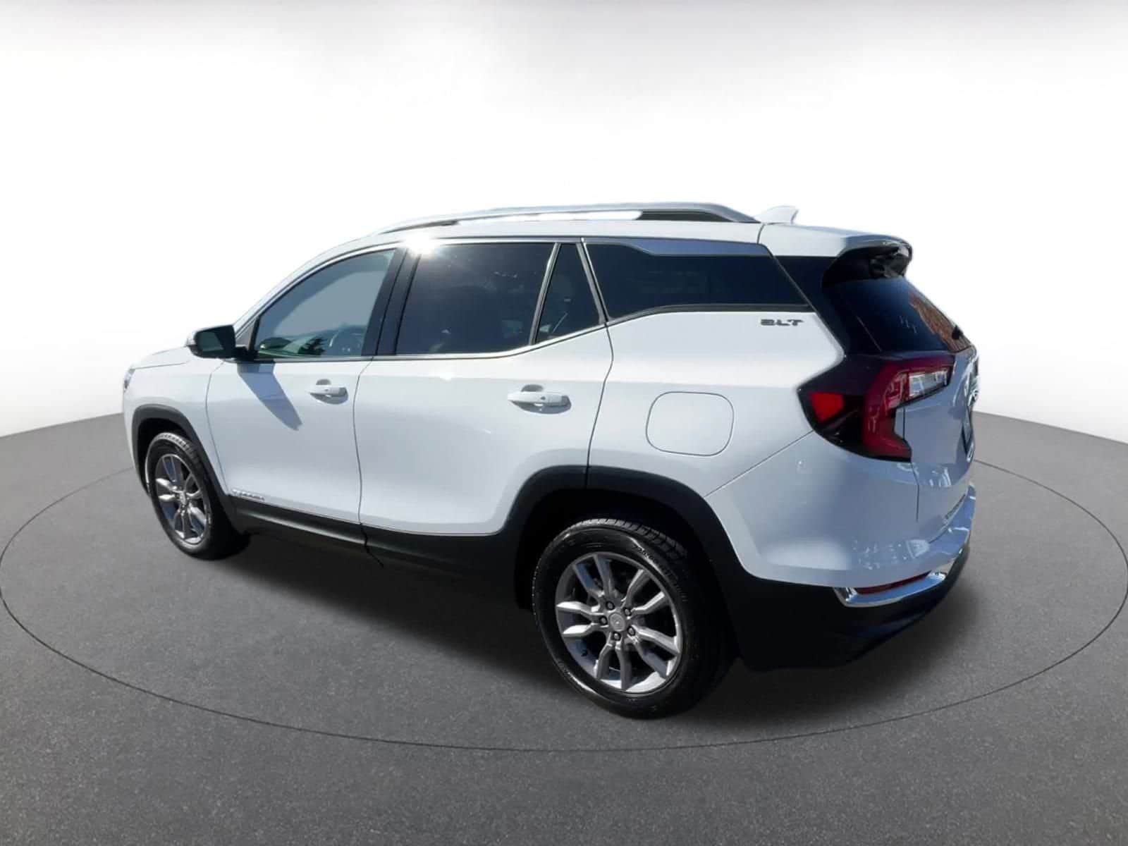 Thumbnail: 2024 GMC Terrain - 10