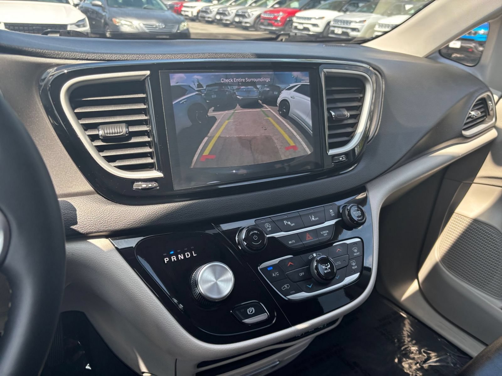 Thumbnail: 2024 Chrysler Pacifica - 24