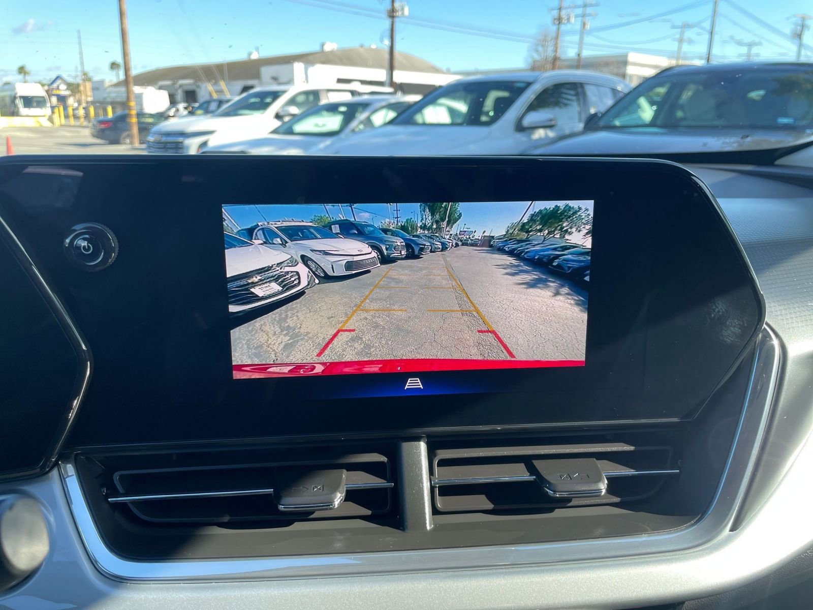 Thumbnail: 2025 Chevrolet Trax - 24