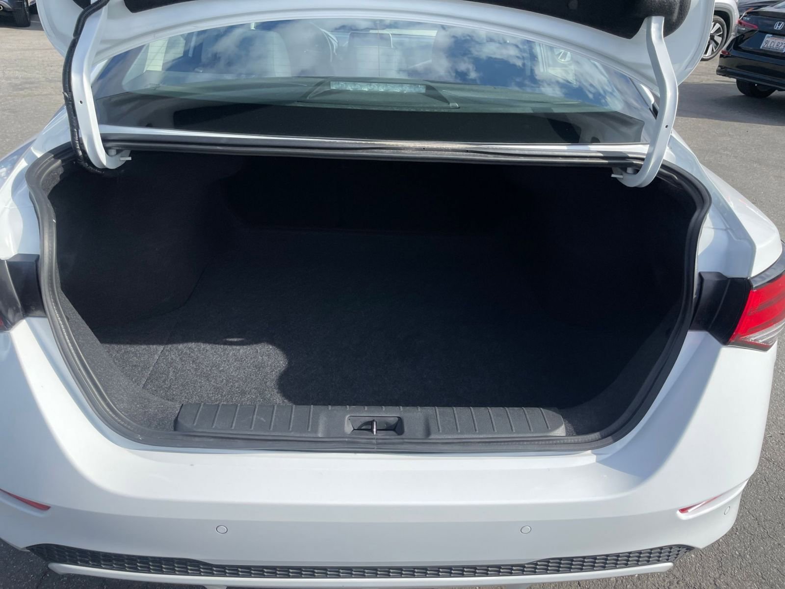 Thumbnail: 2025 Nissan Sentra - 31