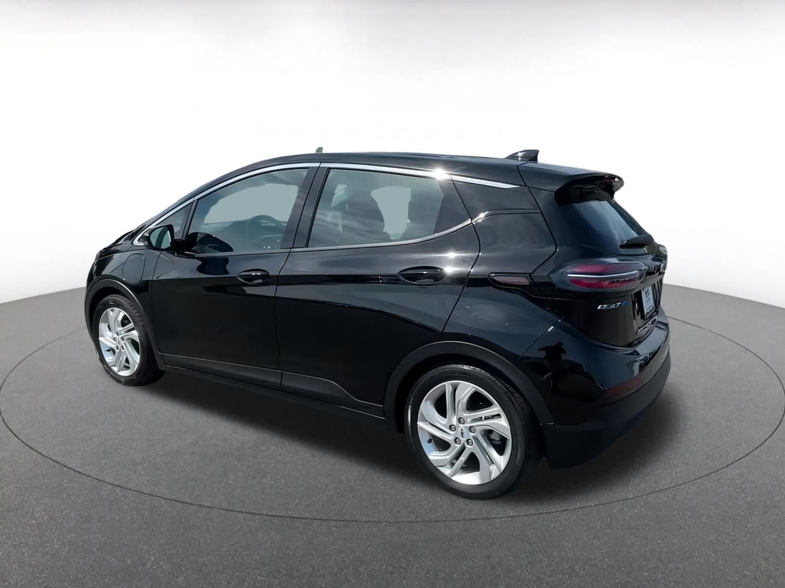 Thumbnail: 2023 Chevrolet Bolt EV - 10