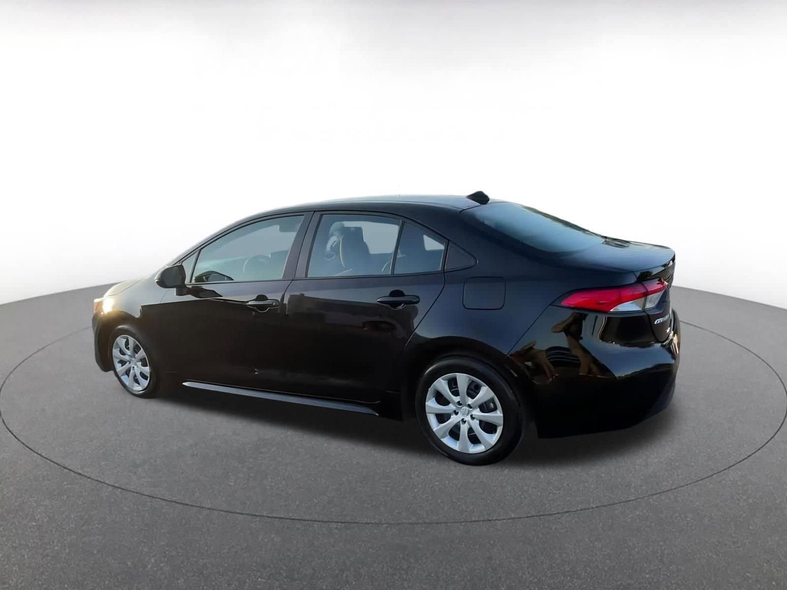 Thumbnail: 2025 Toyota Corolla - 10