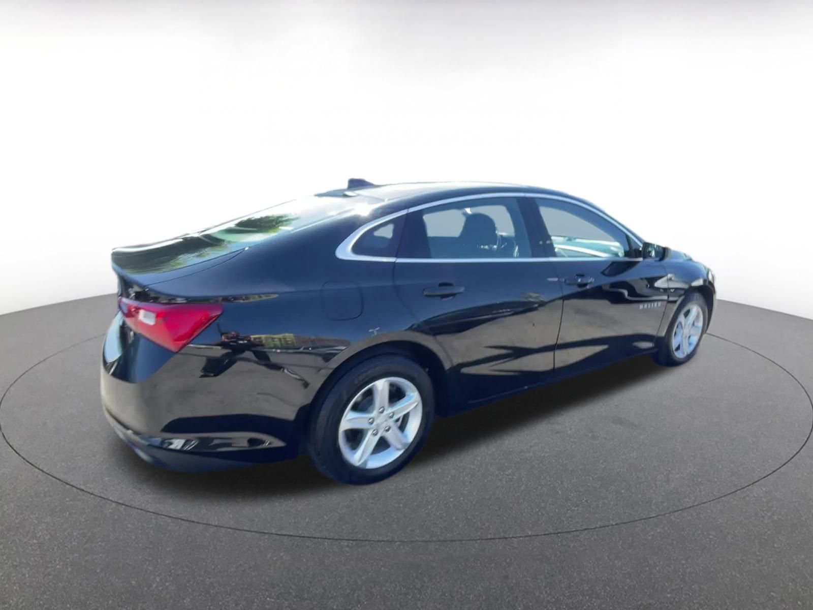 Thumbnail: 2023 Chevrolet Malibu - 15