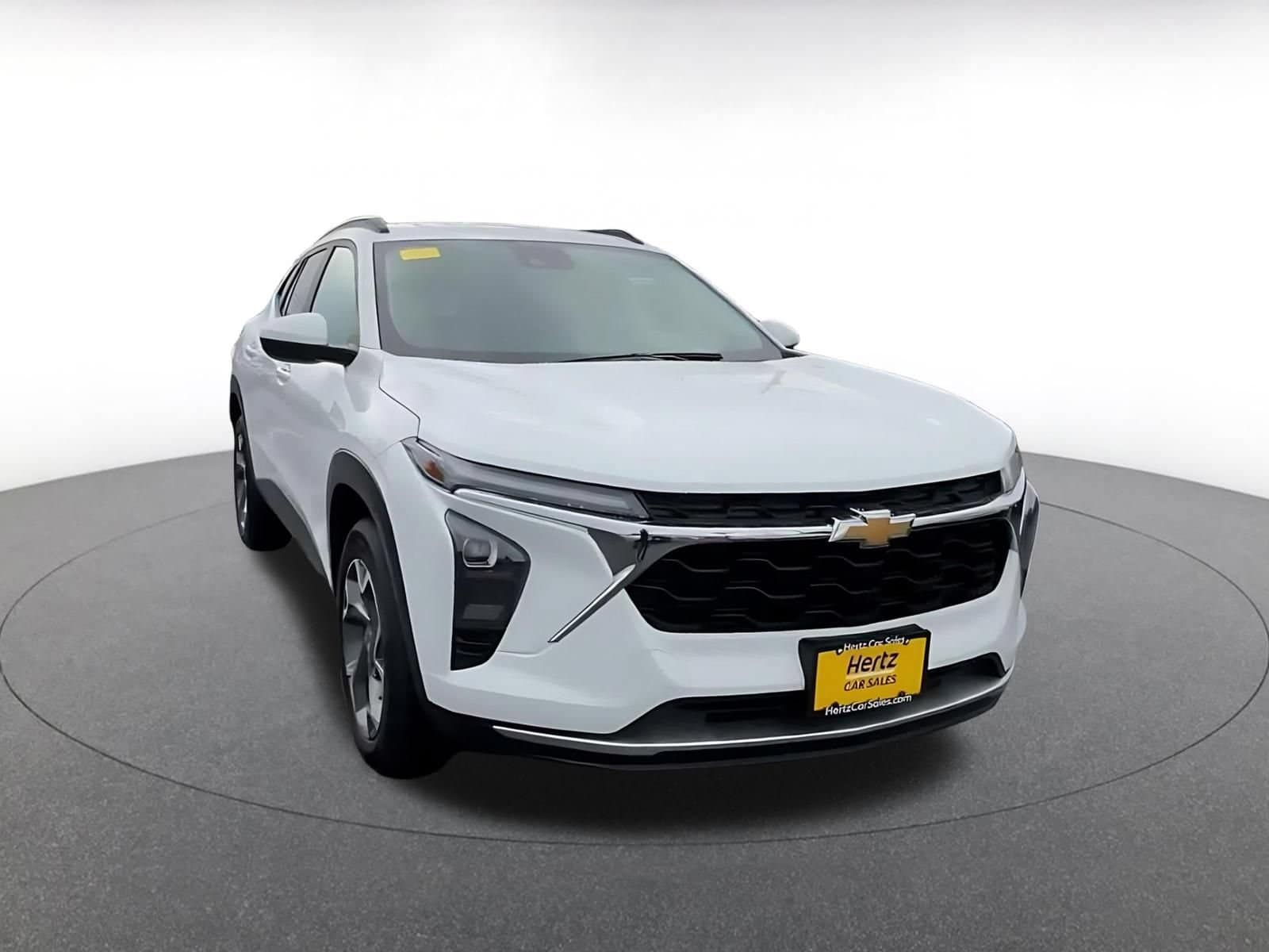 Thumbnail: 2025 Chevrolet Trax - 3