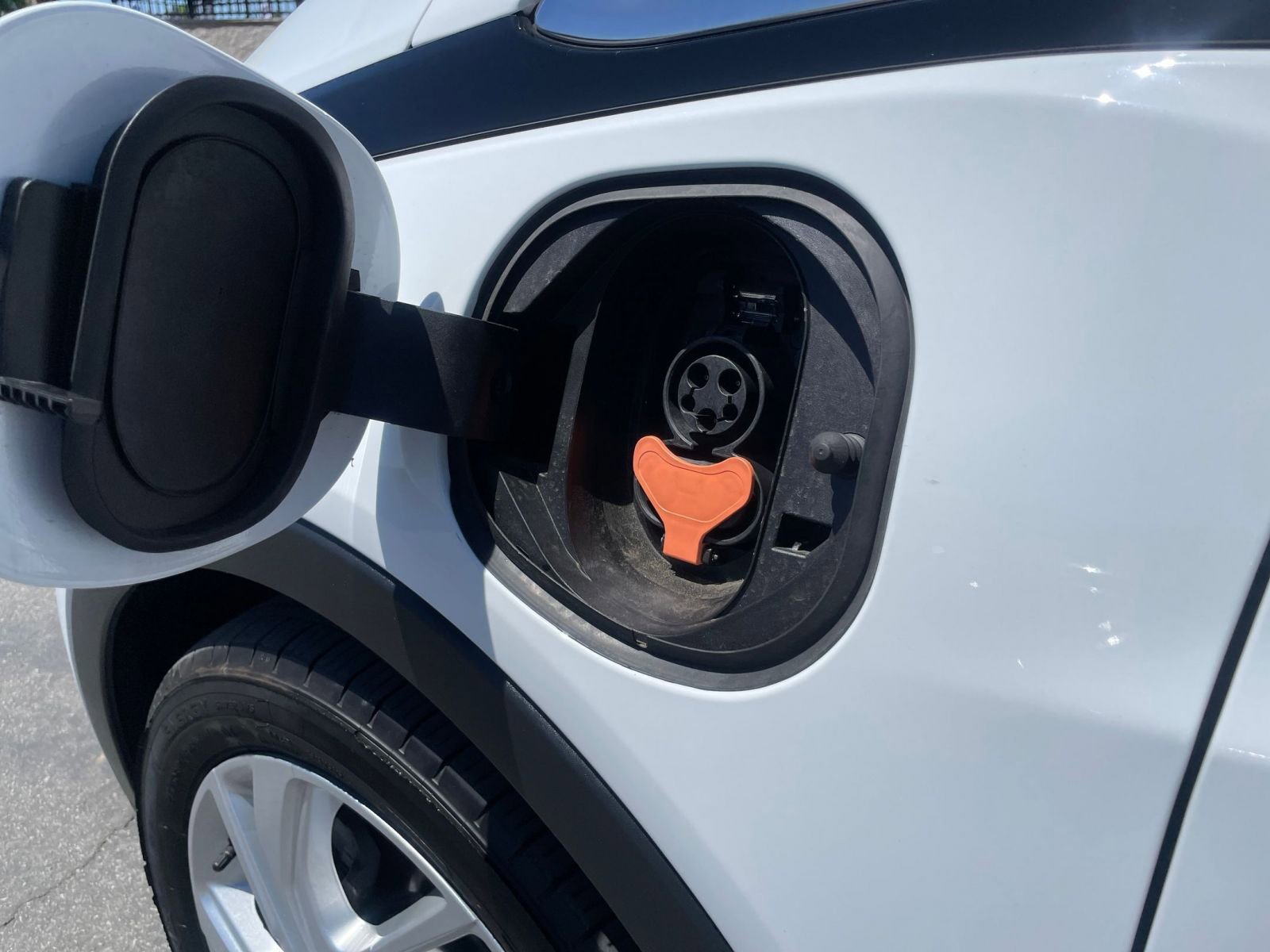 Thumbnail: 2023 Chevrolet Bolt EV - 23
