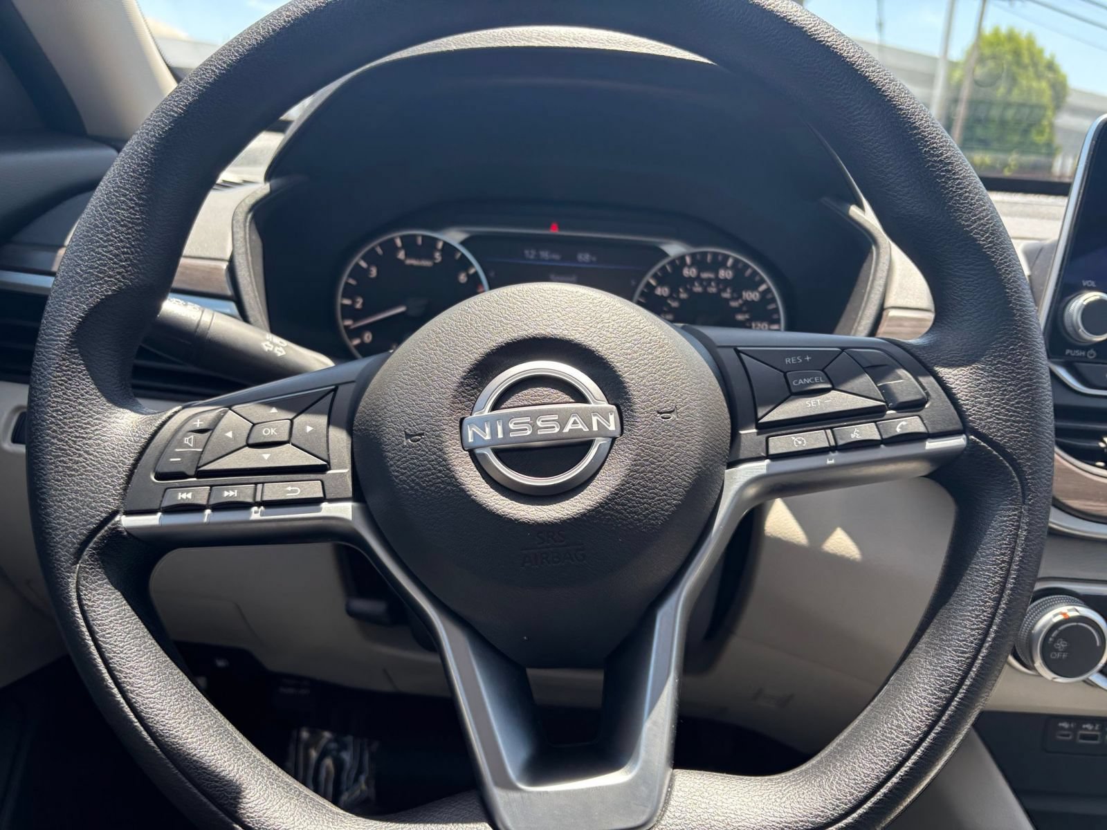 Thumbnail: 2025 Nissan Altima - 29