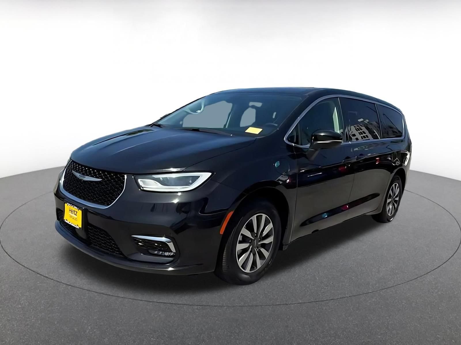 Thumbnail: 2023 Chrysler Pacifica - 6
