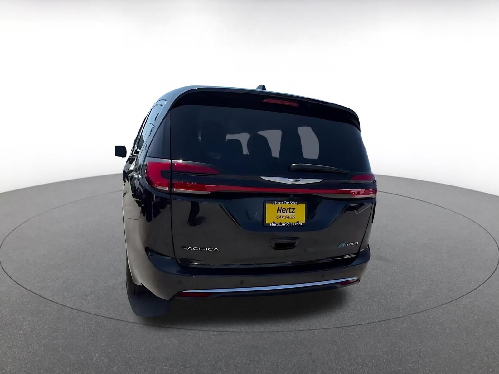 Thumbnail: 2023 Chrysler Pacifica - 10
