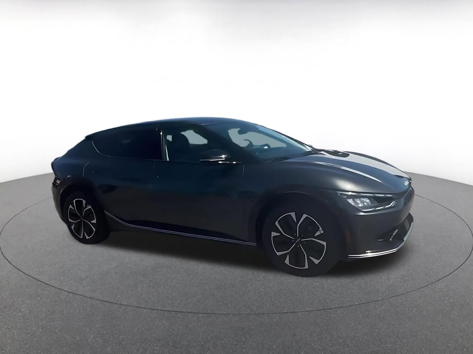 Thumbnail: 2023 Kia EV6 - 2