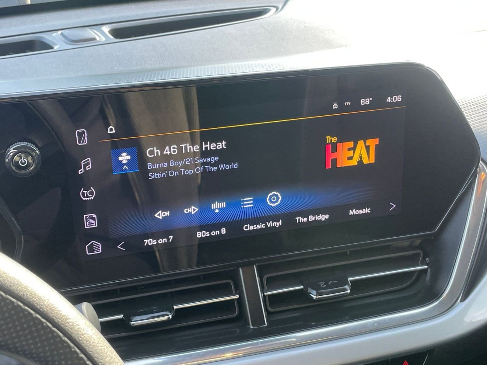 Thumbnail: 2025 Chevrolet Trax - 21