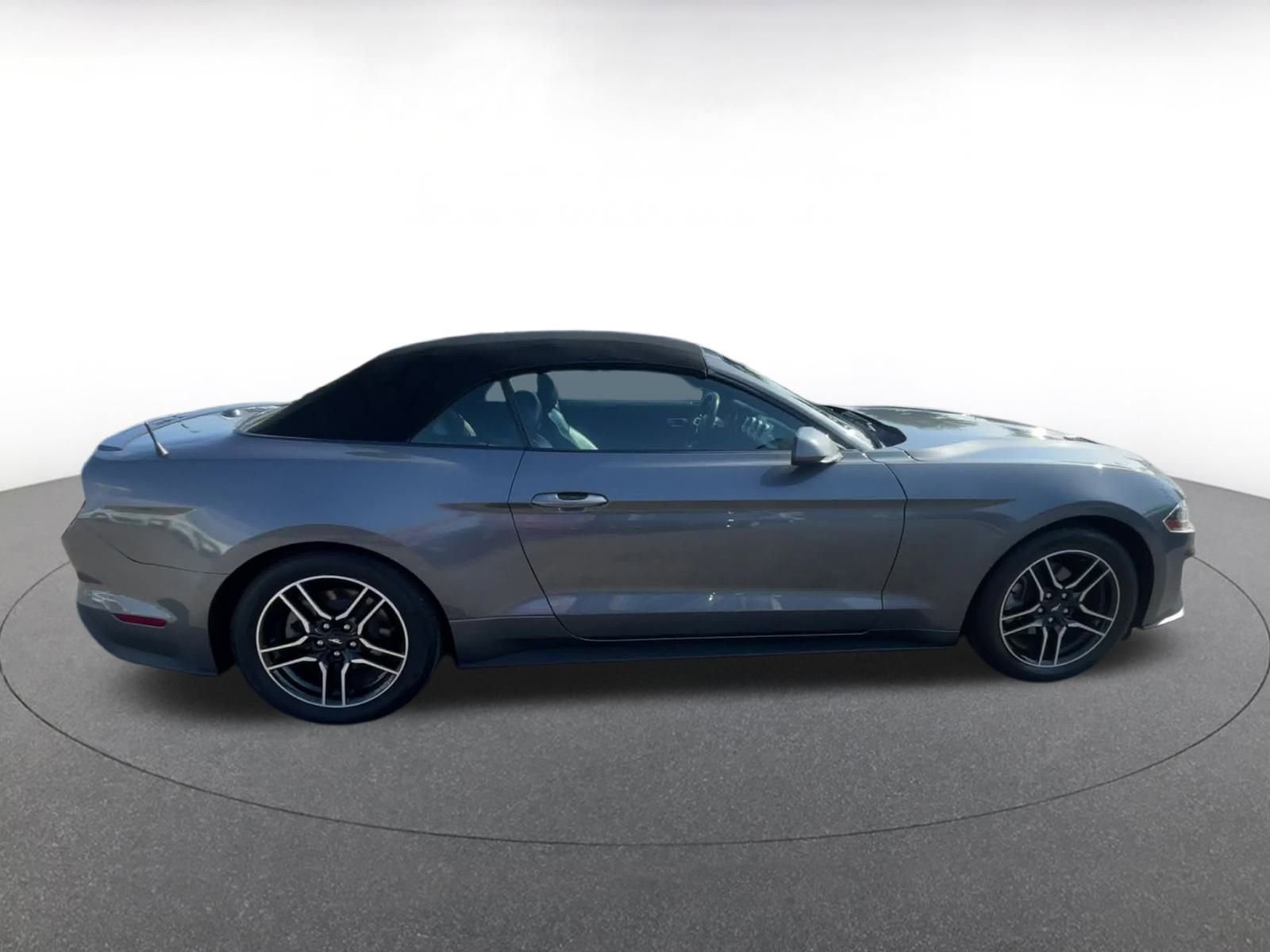 Thumbnail: 2022 Ford Mustang - 16