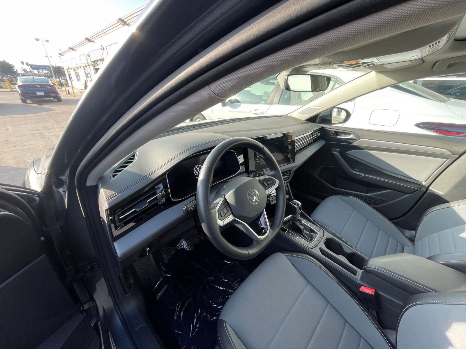 Thumbnail: 2025 Volkswagen Jetta - 34