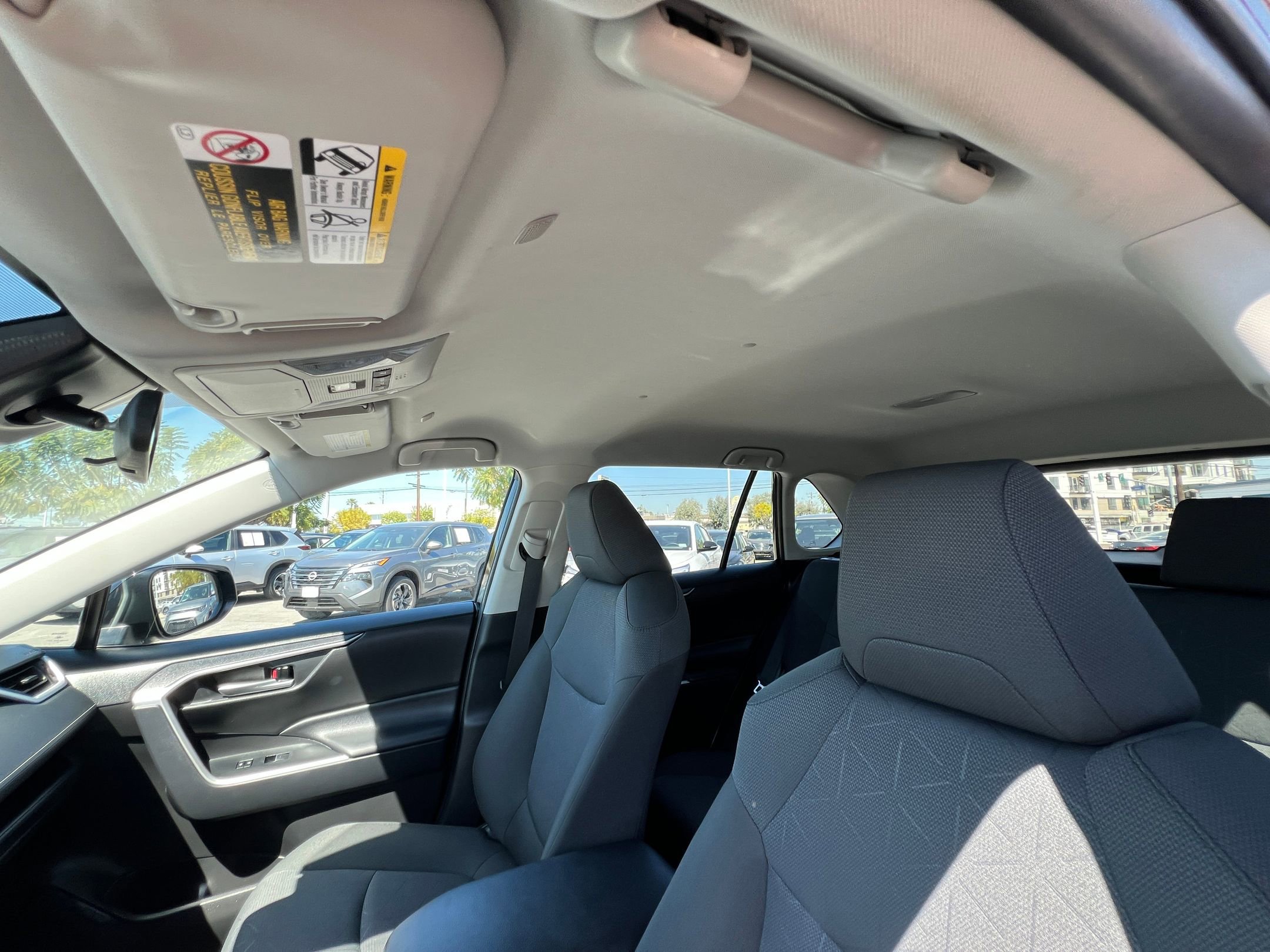 Thumbnail: 2025 Toyota RAV4 - 32