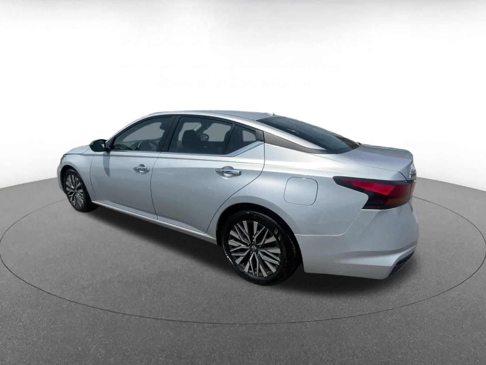Thumbnail: 2024 Nissan Altima - 10