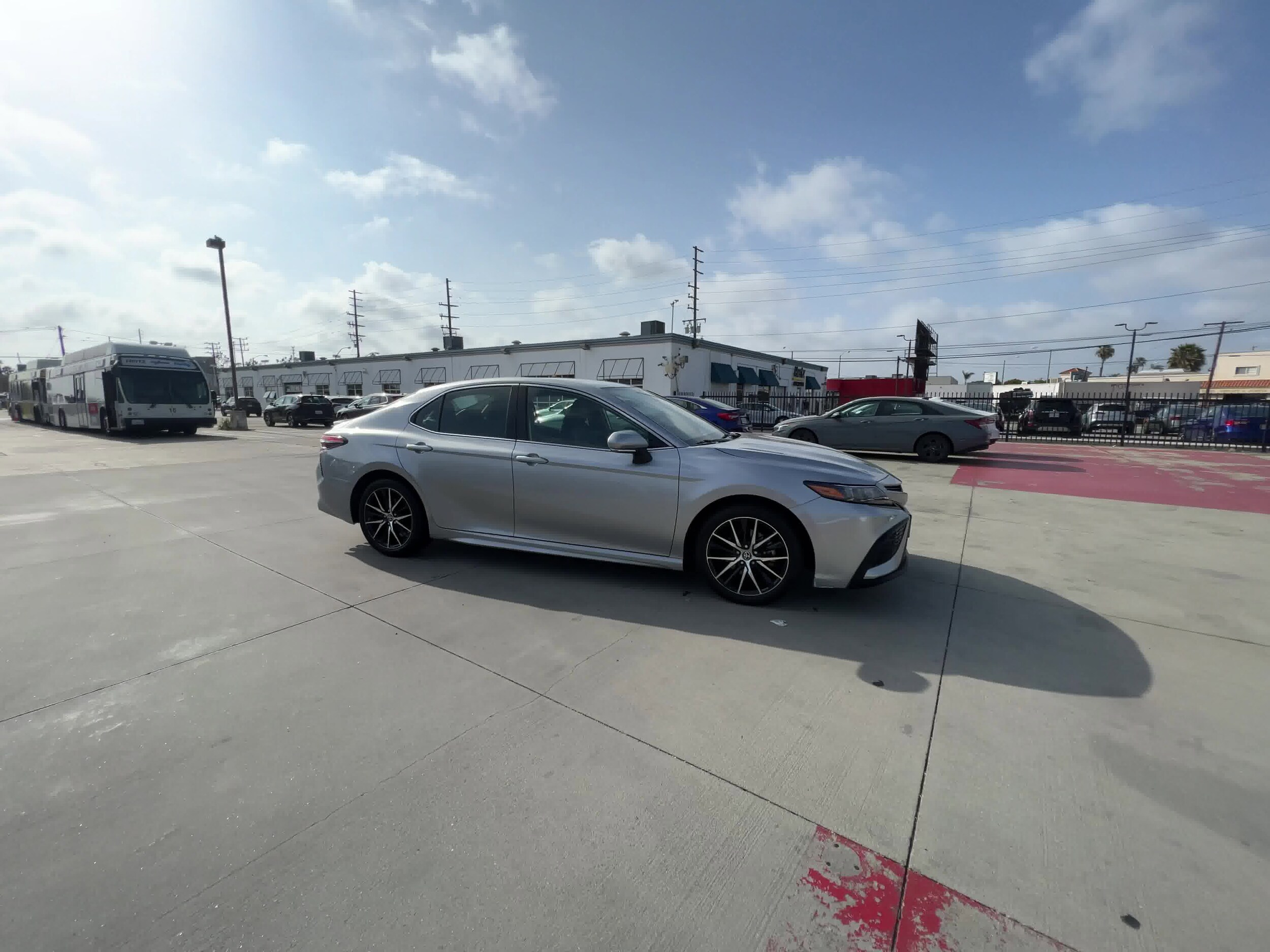 2023 Toyota Camry SE 2