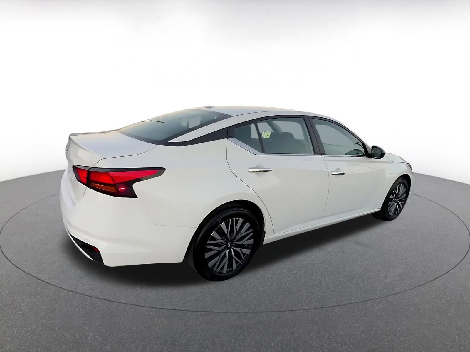 Thumbnail: 2025 Nissan Altima - 14