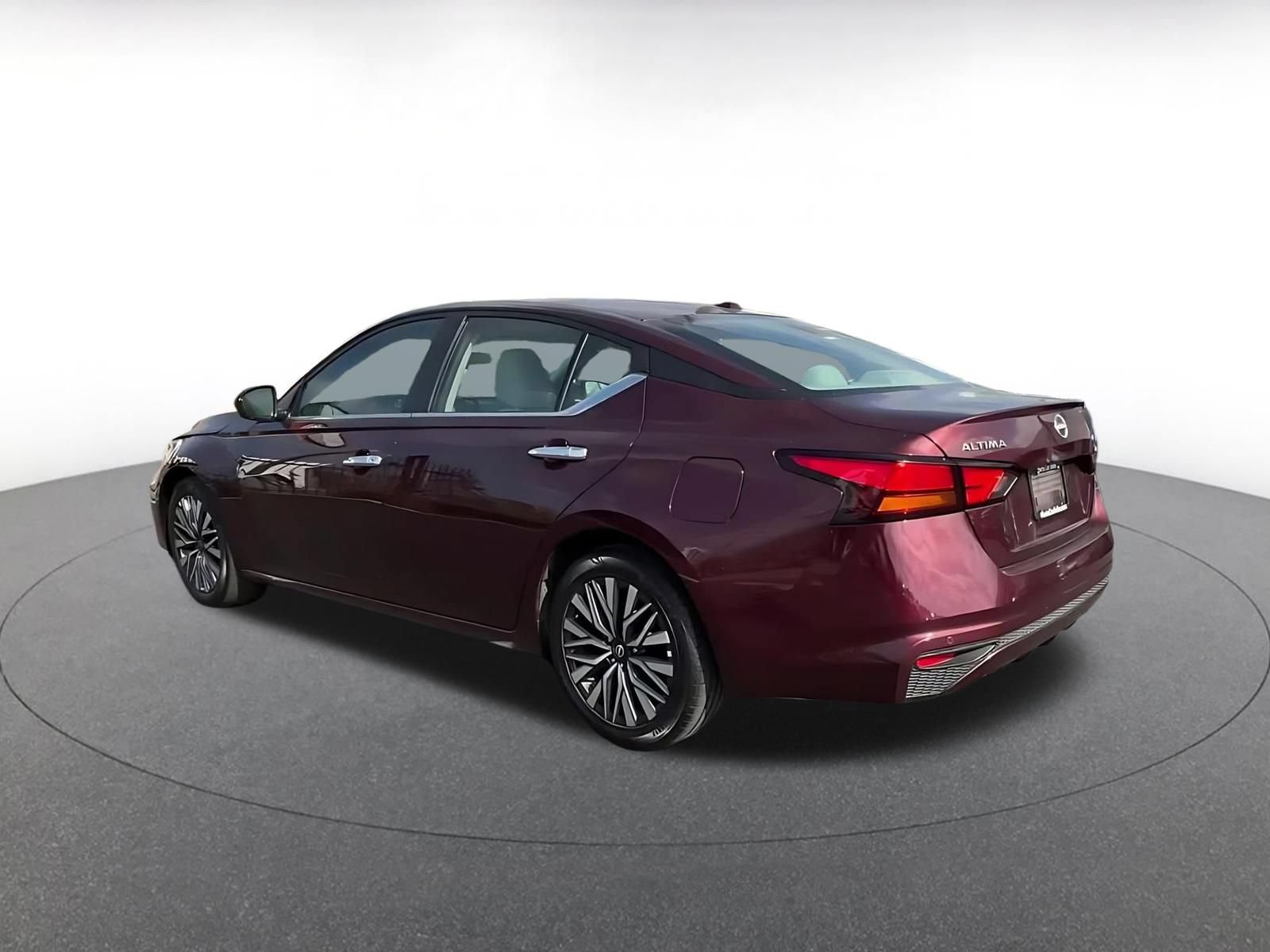 Thumbnail: 2025 Nissan Altima - 10