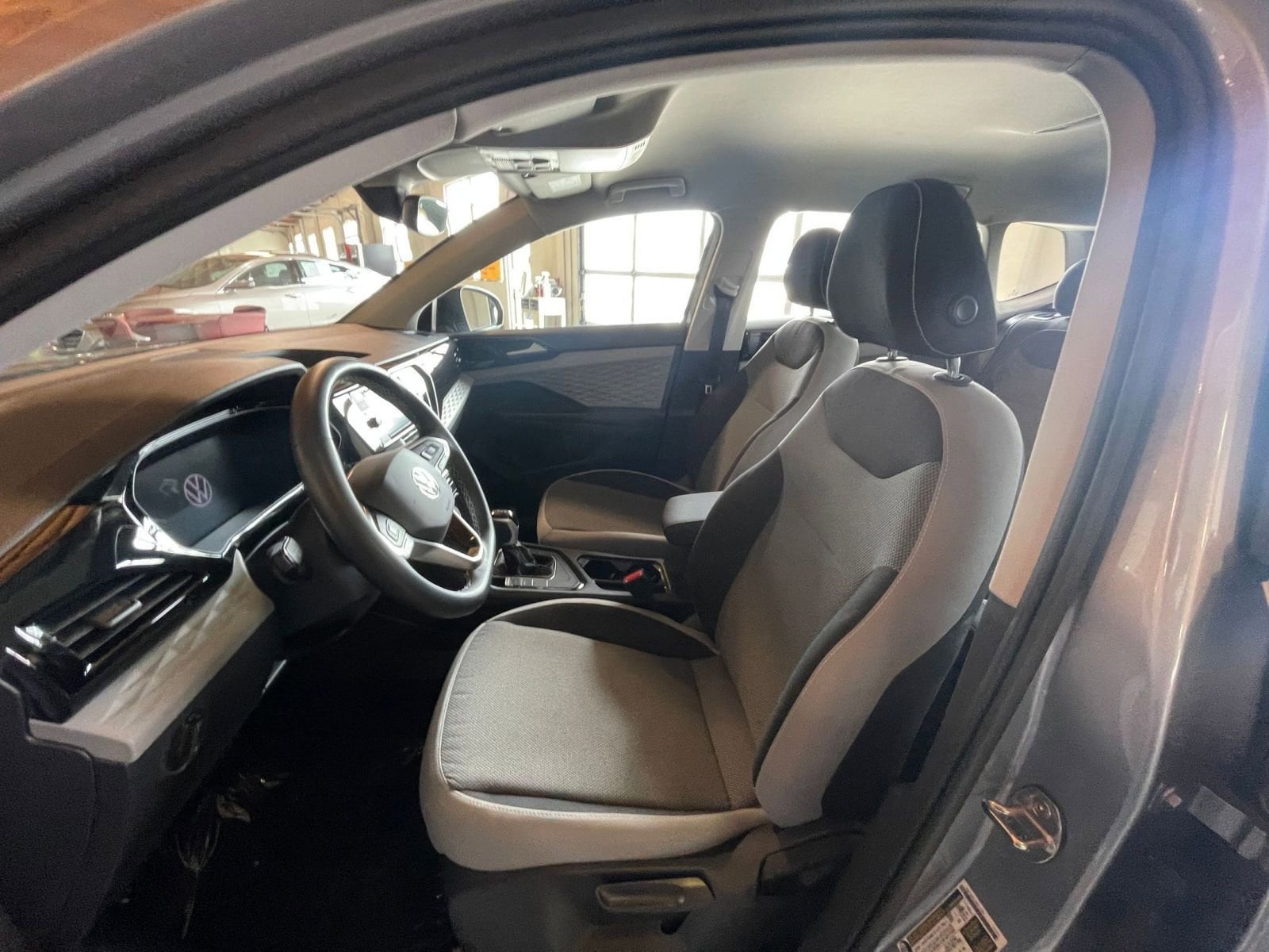 2024 Volkswagen Taos S 27