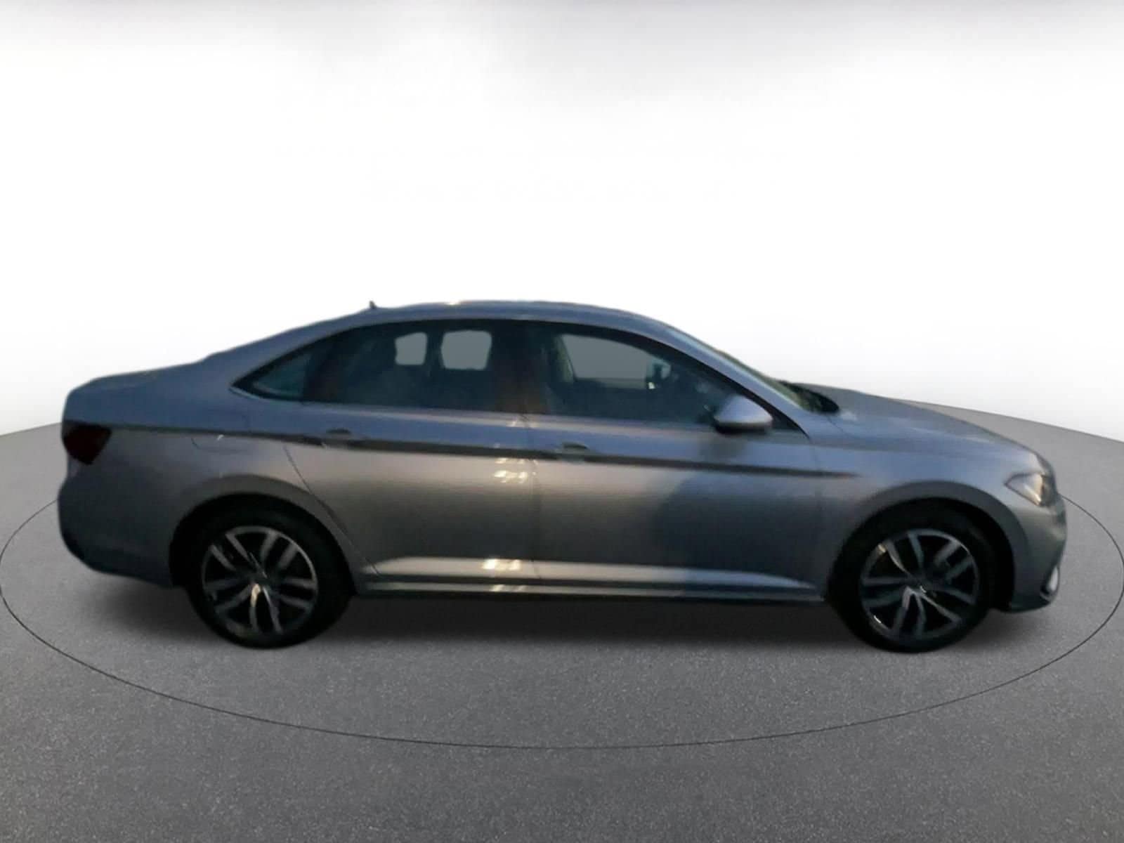 Thumbnail: 2025 Volkswagen Jetta - 16